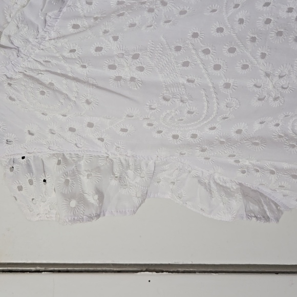 Time and Tru White Eyelet Long Sleeve Dress - Picture 4 of 6